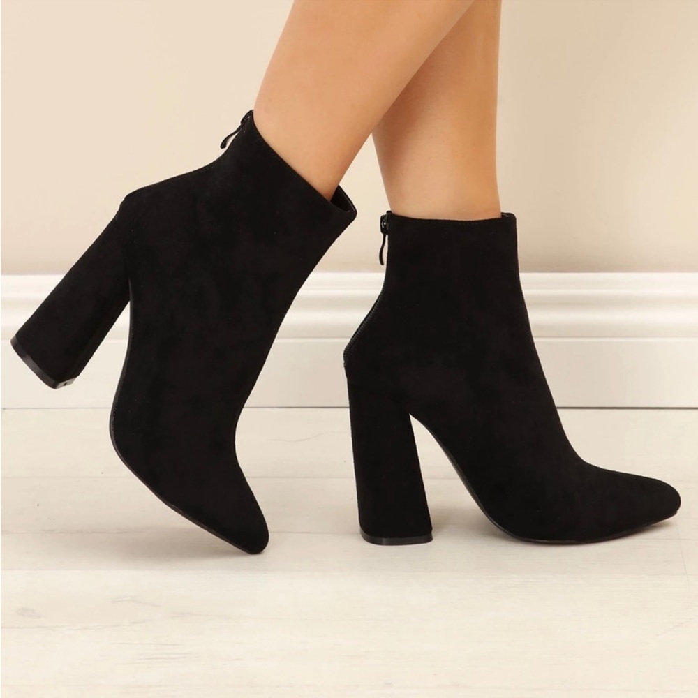 Fashion Nova Who Said Booties Murphy Black Suedette Pointed Toe Size 10